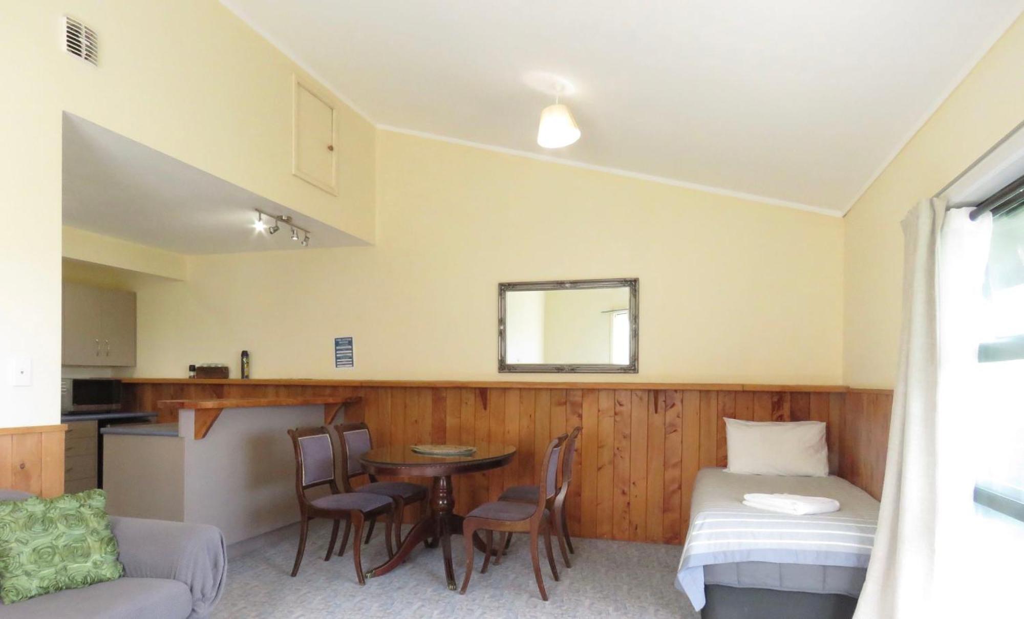 Mystery Creek Motel Rukuhia Zewnętrze zdjęcie